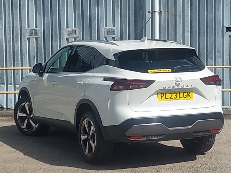 Nissan Qashqai 1.3 Dig-t Mh N-connecta White #2