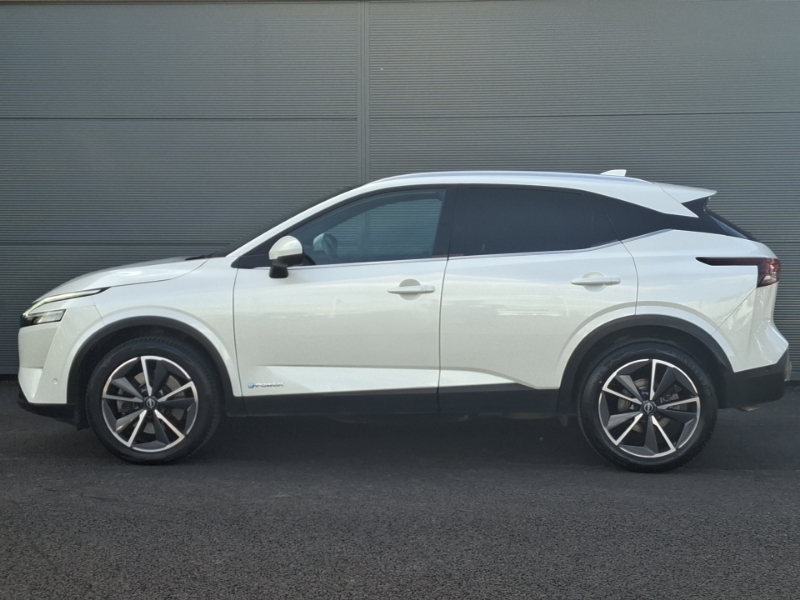 Nissan Qashqai 1.3 Dig-t Mh Acenta Premium White #4