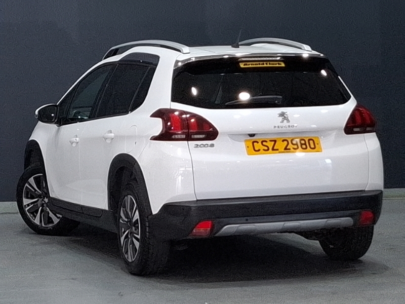 Peugeot 2008 1.2 Puretech Allure Premium White #2