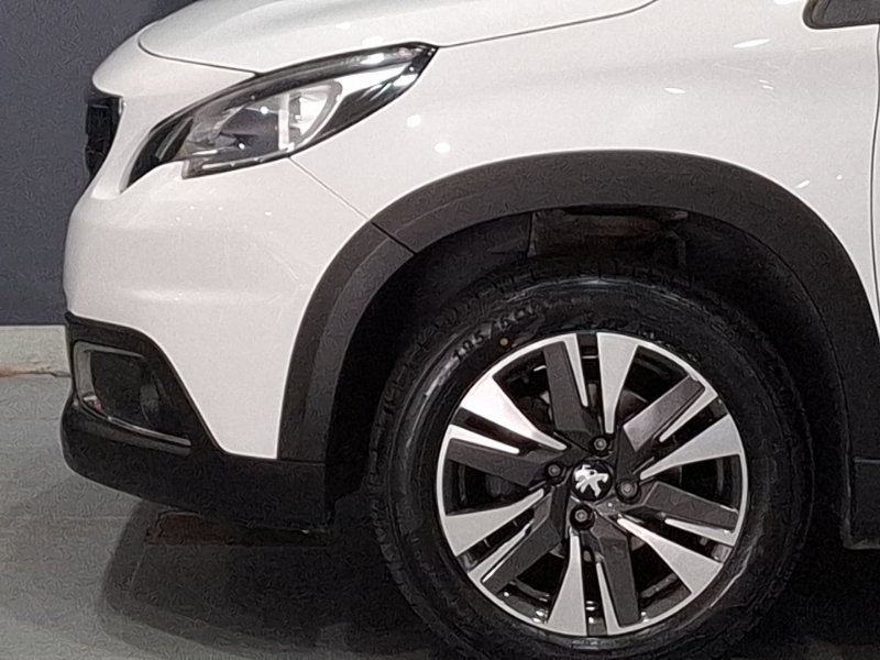 Peugeot 2008 1.5 Bluehdi 100 Allure Premium Red #18