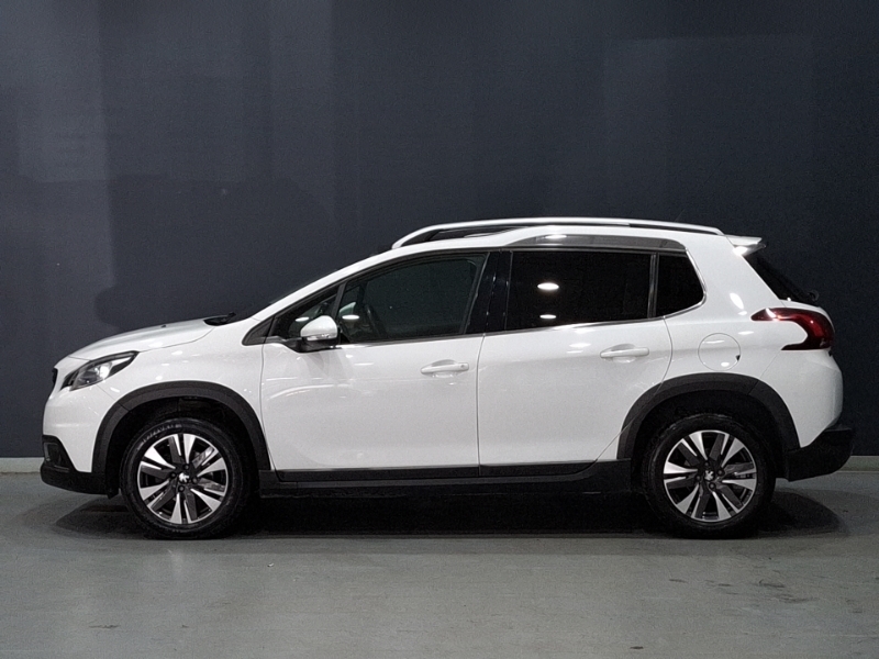 Peugeot 2008 1.2 Puretech Allure Premium White #4