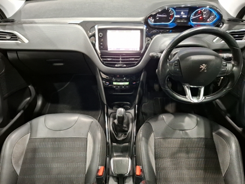 Peugeot 2008 1.2 Puretech Allure Premium White #3