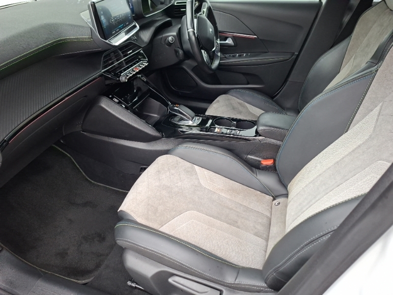 Peugeot e-208 100Kw Gt 50Kwh White #5