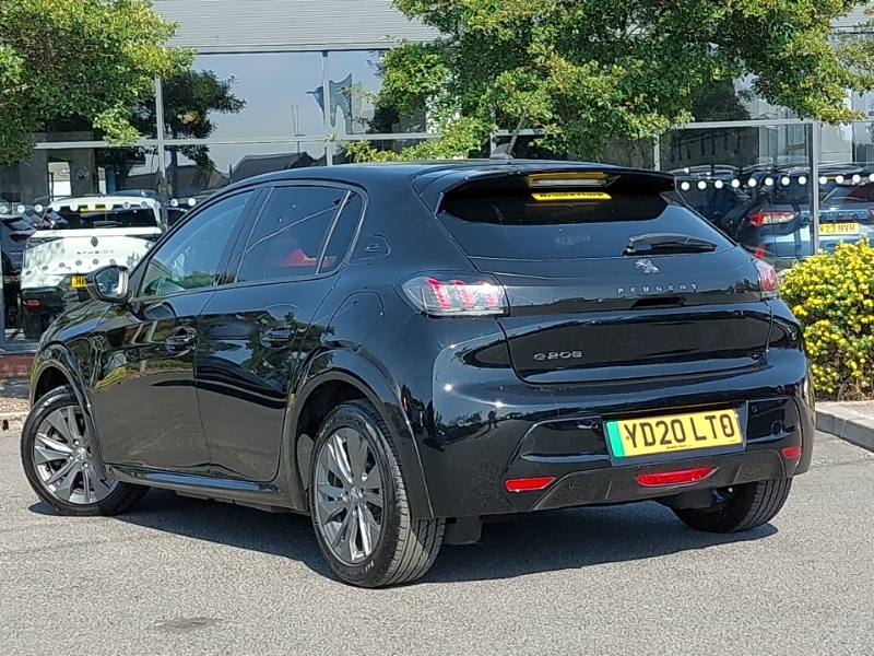 Peugeot e-208 100Kw Allure 50Kwh Black #2