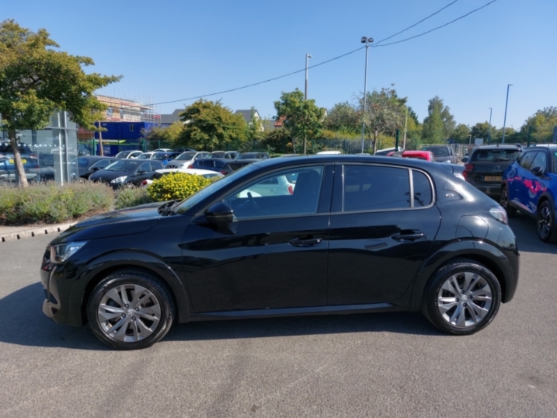 Peugeot e-208 100Kw Allure 50Kwh Black #4