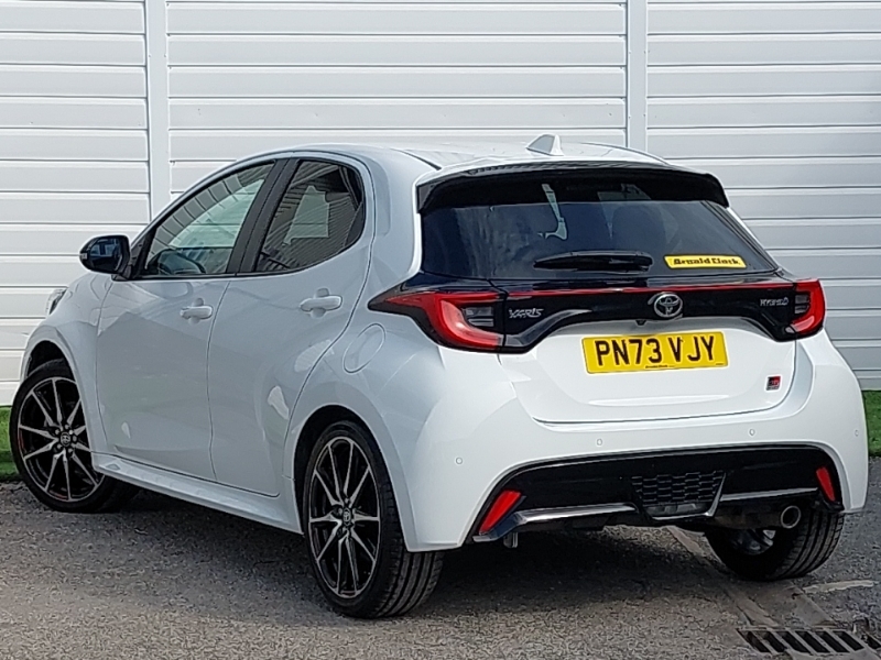 Toyota Yaris 1.5 Hybrid Gr Sport Cvt White #2