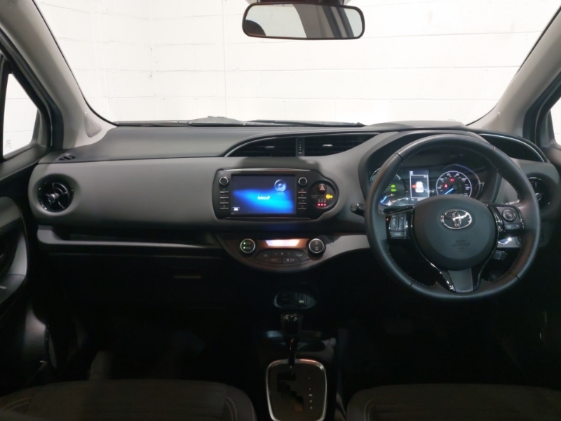 Toyota Yaris 1.5 Hybrid Icon Tech Cvt White #3