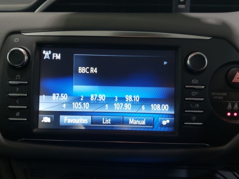 Toyota Yaris 1.5 Vvt-h Icon Tech E-cvt Euro 6 Ss White #10
