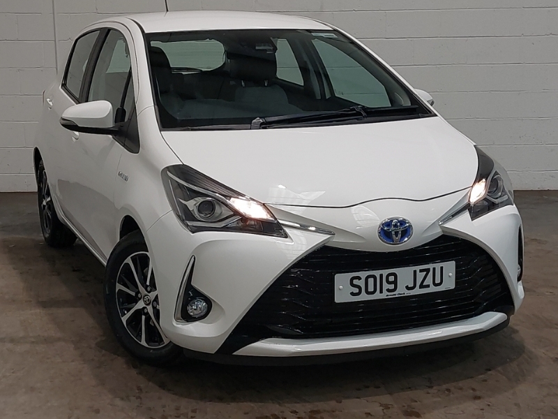 Toyota Yaris 1.5 Hybrid Icon Tech Cvt White