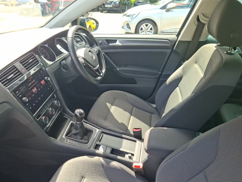 Volkswagen Golf 1.5 Tsi Evo Match Black #5
