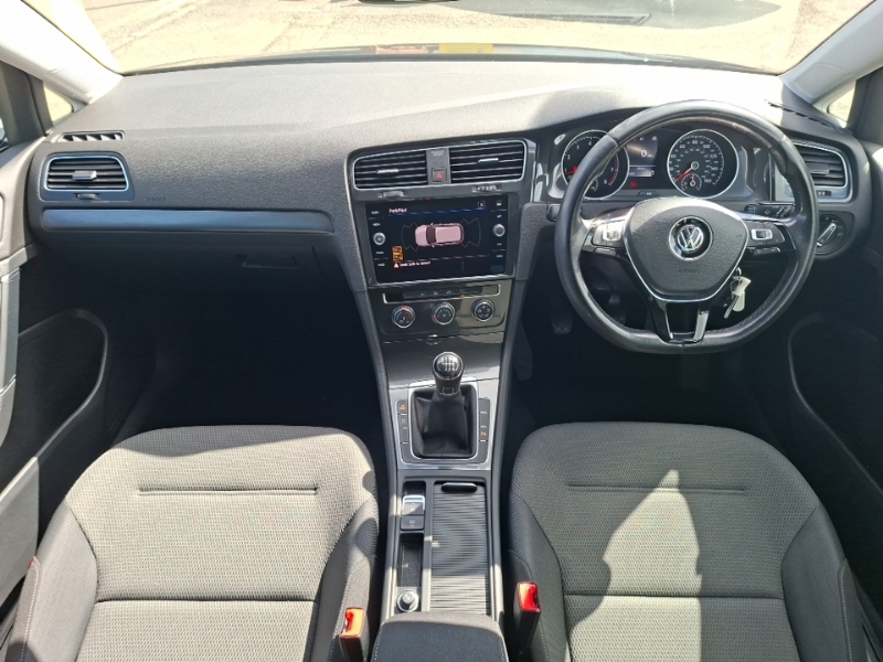 Volkswagen Golf 1.5 Tsi Evo Match Black #3
