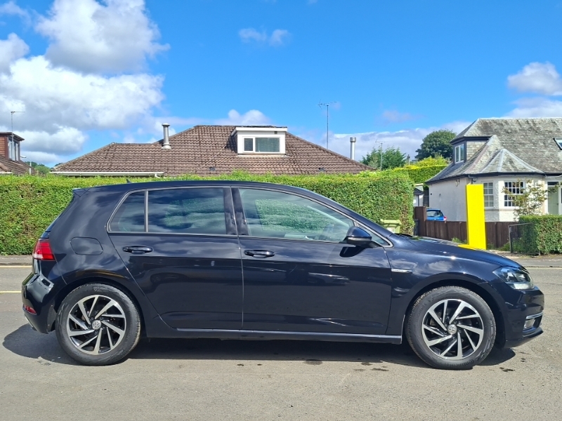 Volkswagen Golf 1.5 Tsi Evo Match Black #4