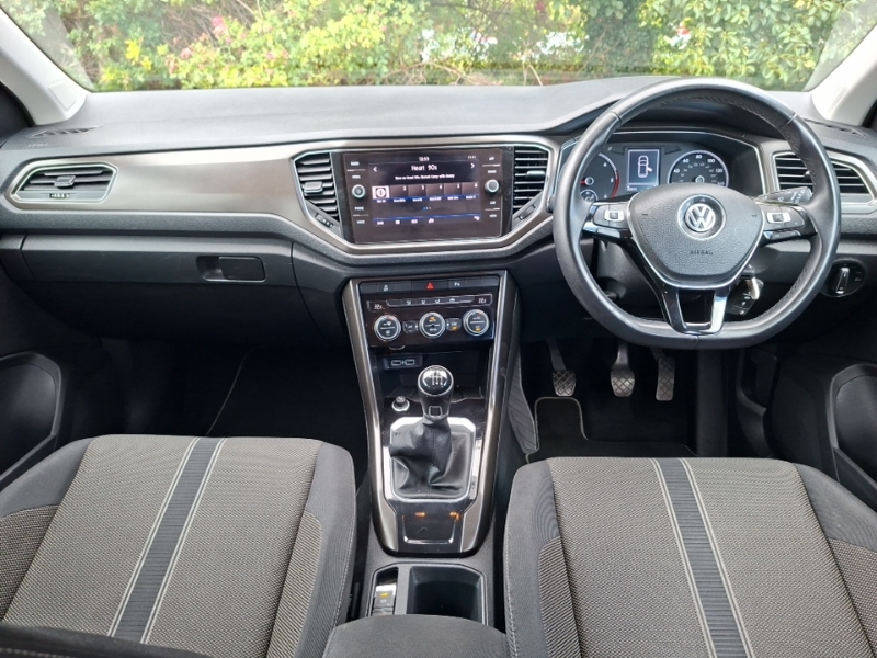 Volkswagen T-Roc 1.6 Tdi Se Black #3