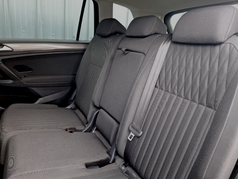 Volkswagen Tiguan Allspace 1.5 Tsi Life Dsg Black #6