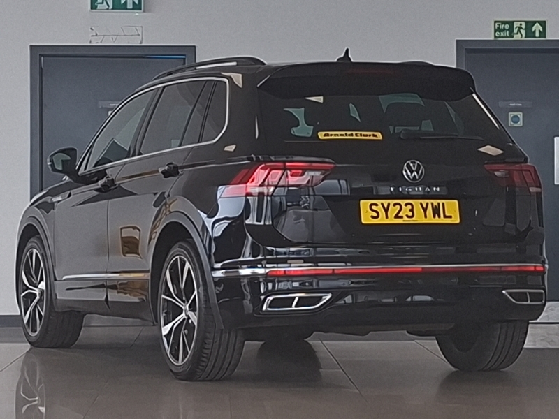 Volkswagen Tiguan 1.5 Tsi 150 R-line Dsg Black #2