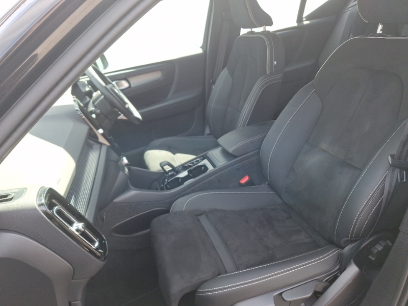 Volvo XC40 2.0 B4p Plus Dark Black #5