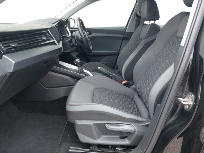 Audi A1 35 Tfsi Citycarver S Tronic Black #5