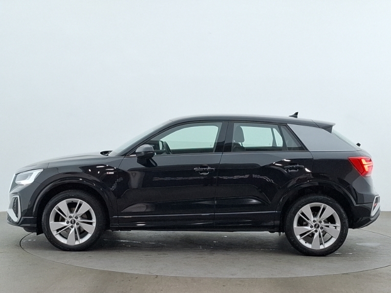 Audi Q2 35 Tfsi S Line S Tronic Black #4