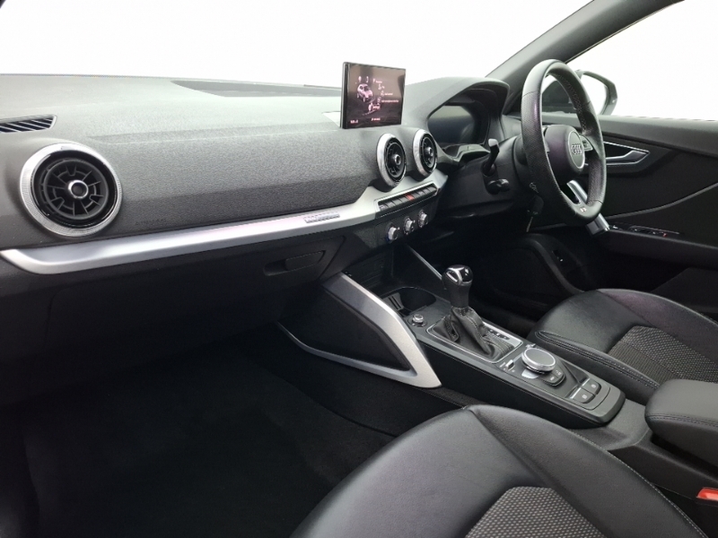 Audi Q2 35 Tfsi S Line S Tronic Black #5