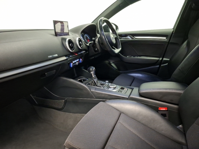 Audi A3 1.5 Tfsi Black Edition S Tronic Black #5