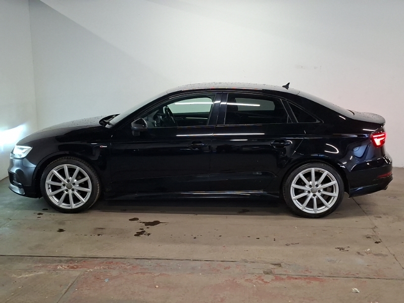 Audi A3 1.5 Tfsi Black Edition S Tronic Black #4