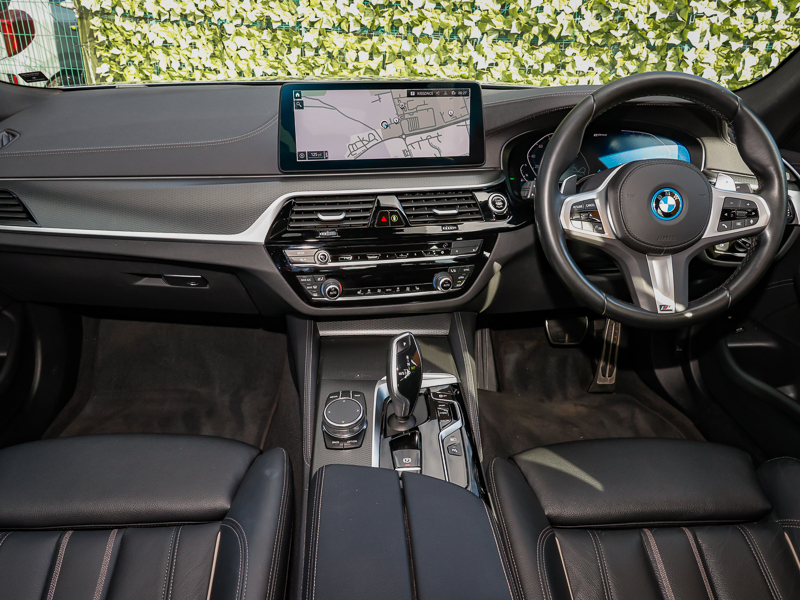 BMW 5 Series 530E M Sport Blue #4
