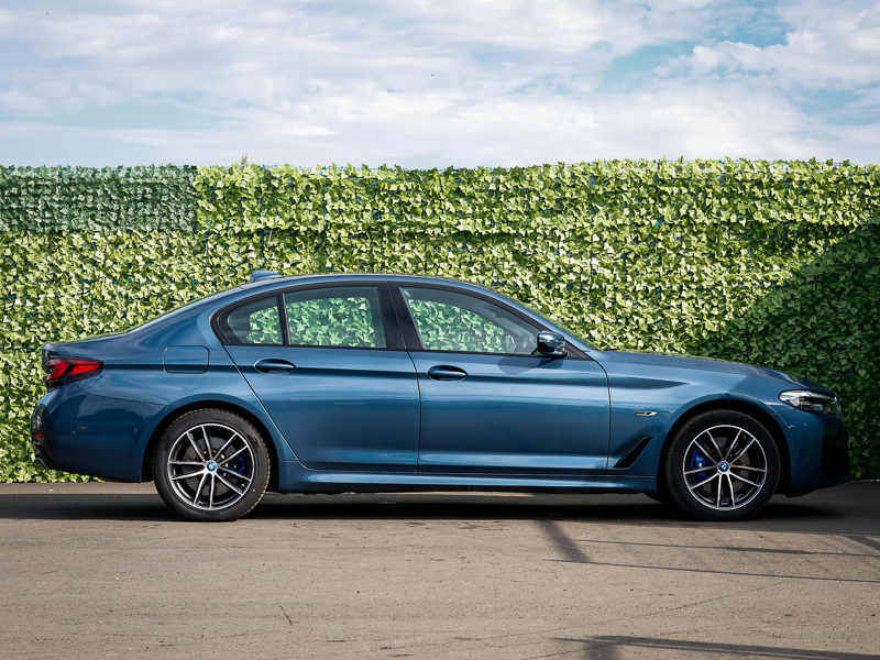 BMW 5 Series 530E M Sport Blue #3