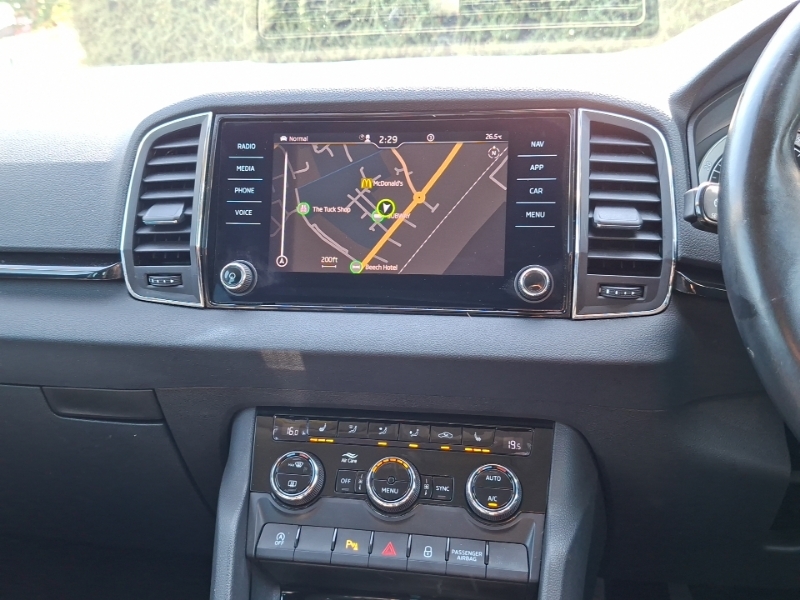 Skoda Karoq 1.5 Tsi Sport Line Dsg Black #10