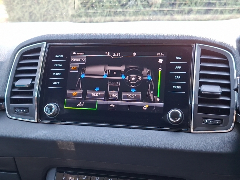 Skoda Karoq 1.5 Tsi Sport Line Dsg Black #17