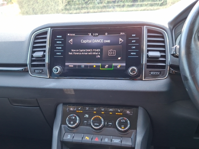 Skoda Karoq 1.5 Tsi Sport Line Dsg Black #11