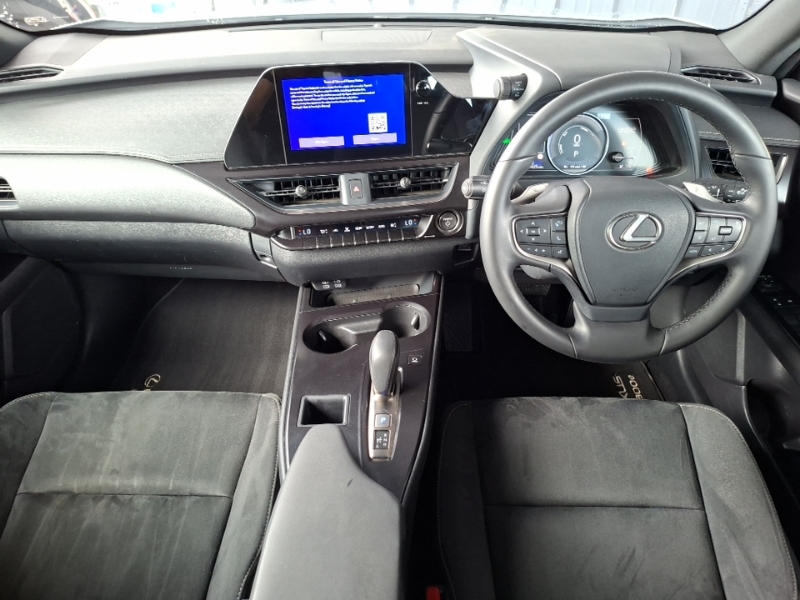Lexus UX 300E 150Kw 72.8 Kwh E-cvt Silver #3