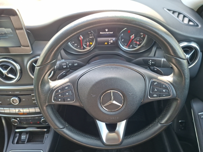 Mercedes-Benz GLA Class 2.1 Gla200d Sport Suv 7G-dct Euro 6 S Black #13