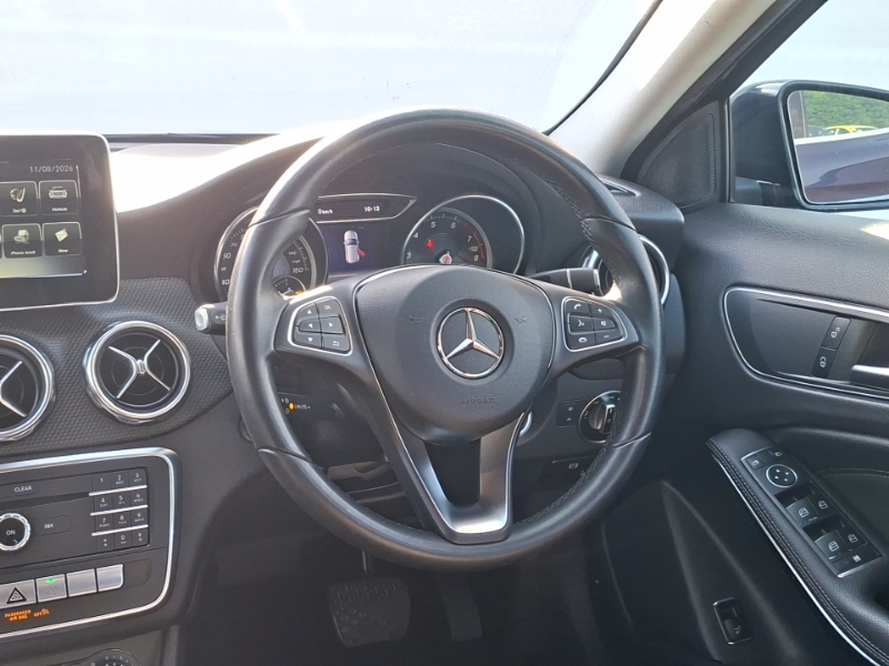 Mercedes-Benz GLA Class 2.1 Gla200d Sport Suv 7G-dct Euro 6 S Black #8