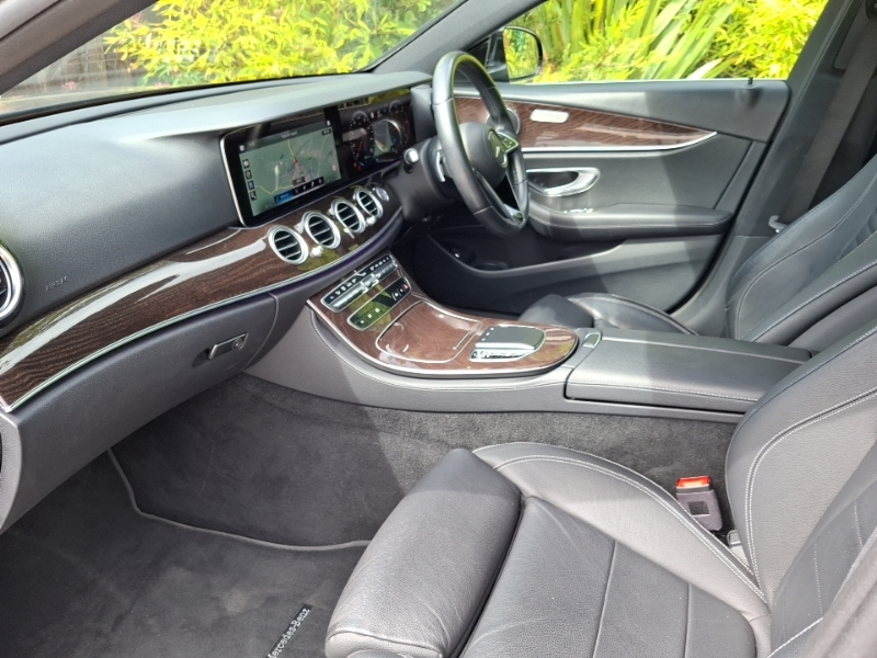 Mercedes-Benz E Class E220d Sport 9G-tronic Black #5