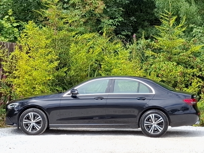 Mercedes-Benz E Class E220d Sport 9G-tronic Black #4