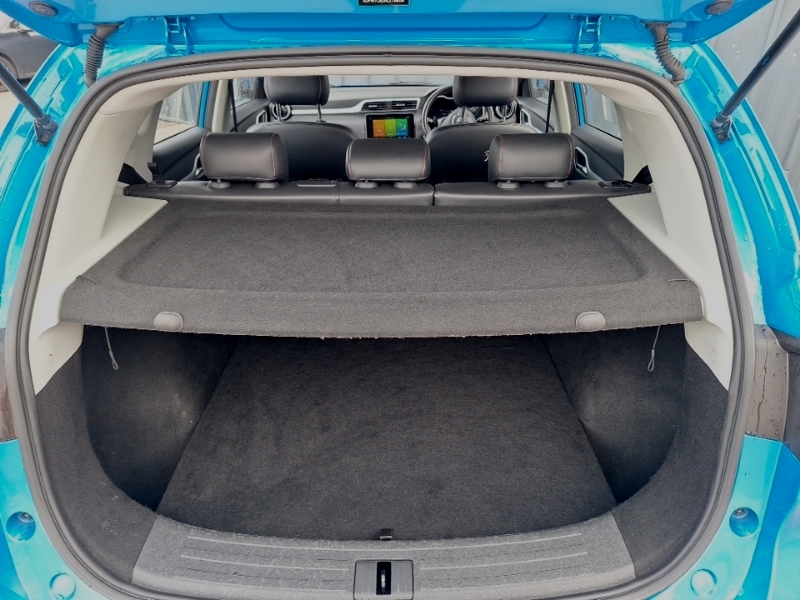 MG ZS Ev Exclusive 141 Bhp Blind Spot Monitoring, 8-I White #18