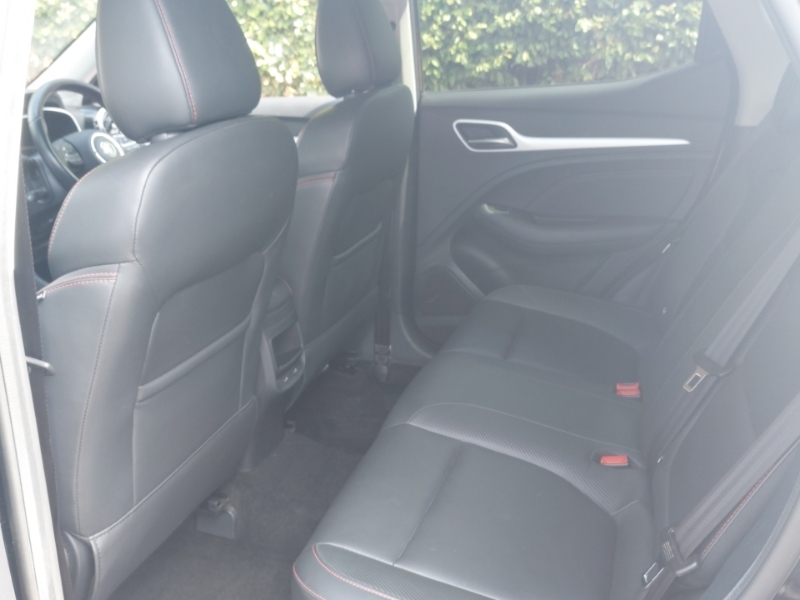 MG ZS 1.0T Gdi Exclusive Dct Black #6