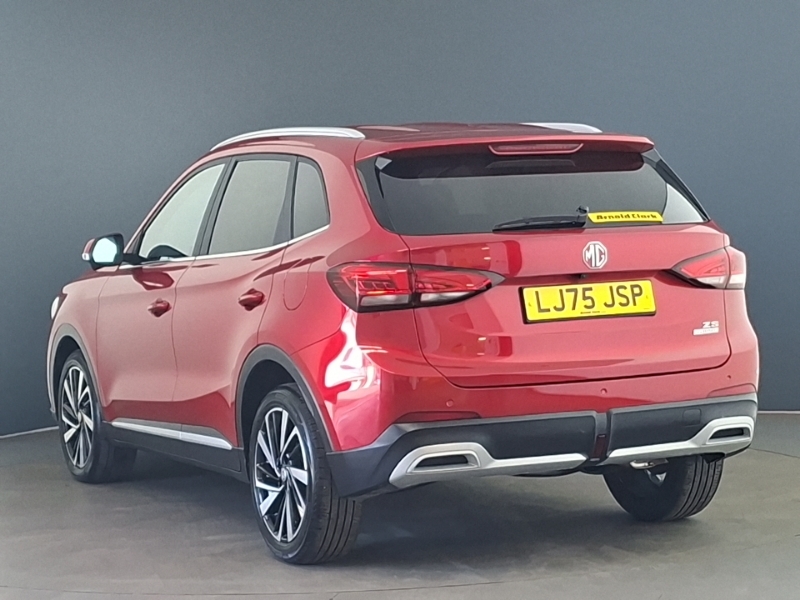 MG ZS 1.5 Hybrid Trophy Red #2
