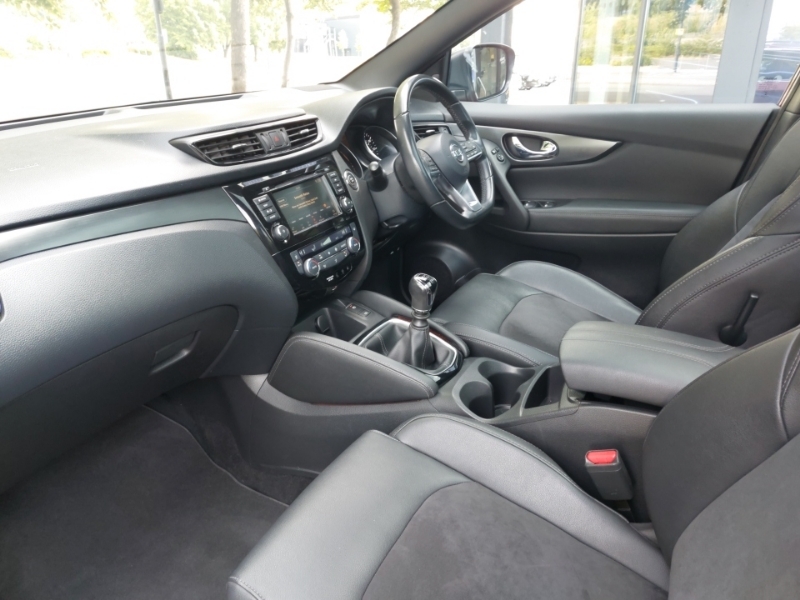 Nissan Qashqai 1.3 Dig-t 160 Tekna Dct Black #5