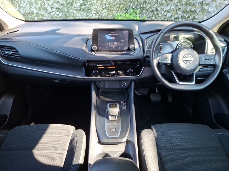Nissan Qashqai 1.3 Dig-t Mh 158 Acenta Premium Xtronic Red #3