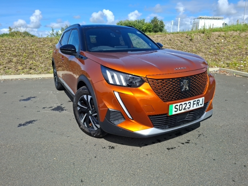 Peugeot e-2008 100Kw Gt 50Kwh Orange