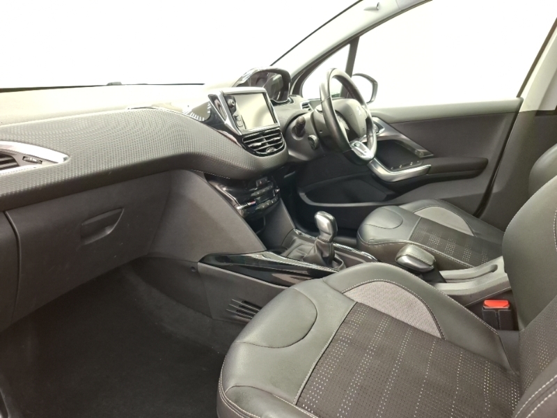 Peugeot 2008 1.2 Puretech 110 Allure White #5