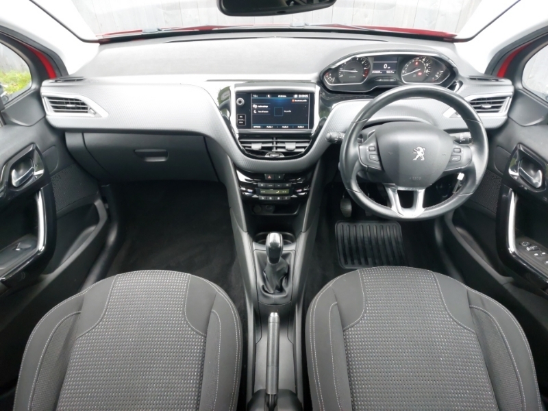 Peugeot 208 1.2 Puretech 82 Tech Edition Start Stop Red #3