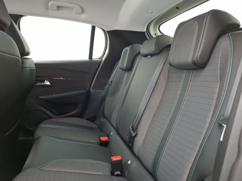 Peugeot 208 1.2 Puretech 100 Allure White #6