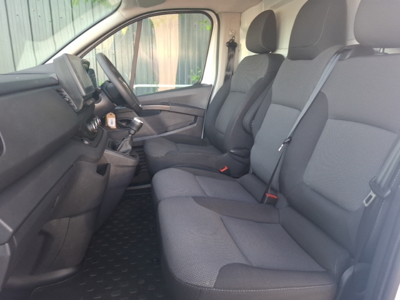 Renault Trafic Sl30 Blue Dci 130 Advance Van White #5