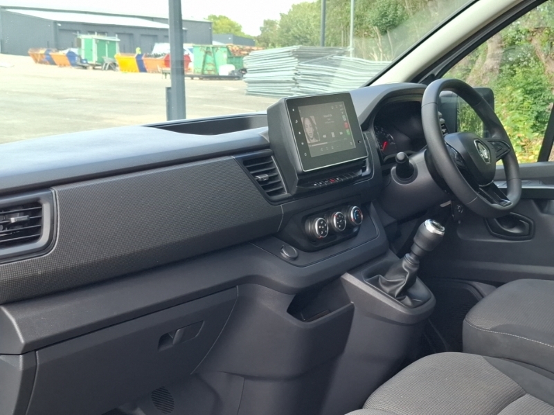 Renault Trafic Sl30 Blue Dci 130 Advance Van White #5