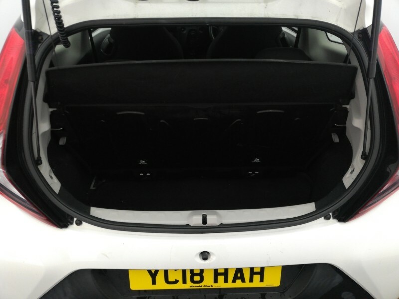Toyota Aygo 1.0 Vvt-i X-play 5-Dr White #8