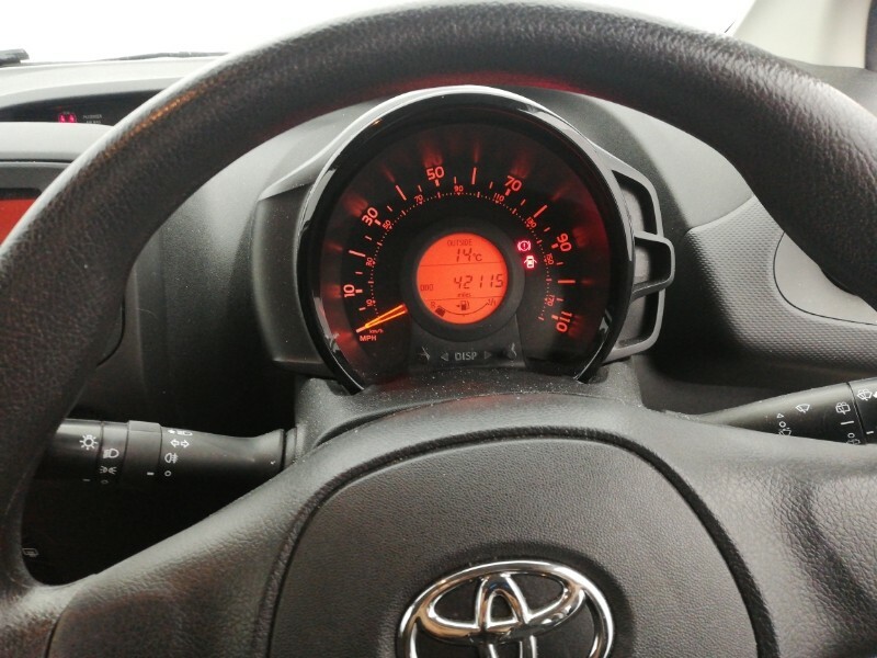 Toyota Aygo 1.0 Vvt-i X-play 5-Dr White #10