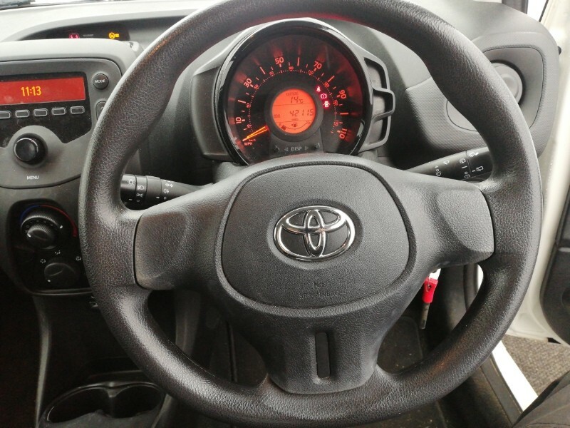 Toyota Aygo 1.0 Vvt-i X-play 5-Dr White #18