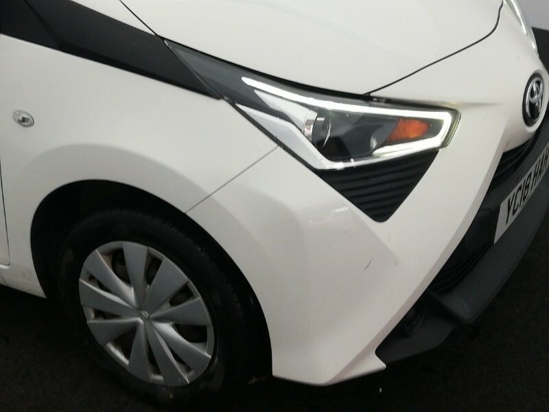 Toyota Aygo 1.0 Vvt-i X-play 5-Dr White #9